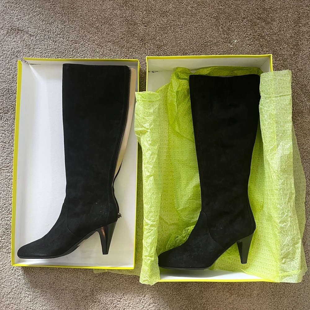DKNY! NWT GORGEOUS BLACK SUEDE LEATHER BOOTS! SZ 8 M